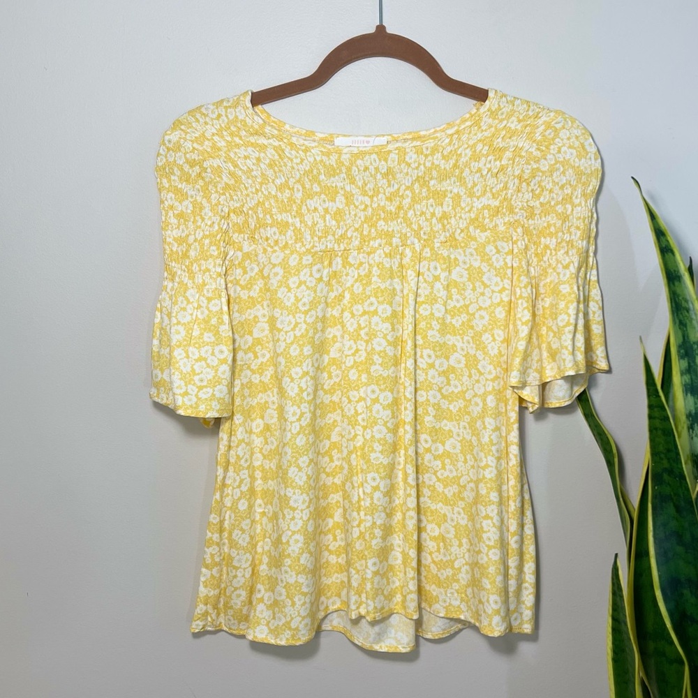 NWOT flowy yellow top M urban romantics
